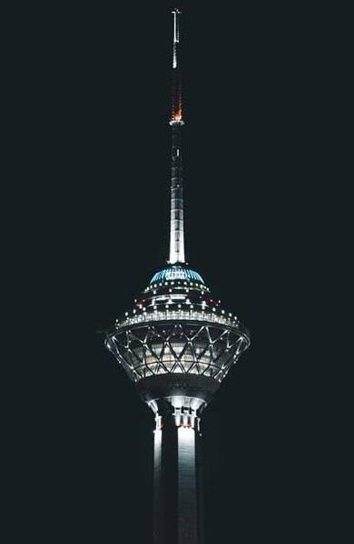 عکس برج میلاد تهران در روز