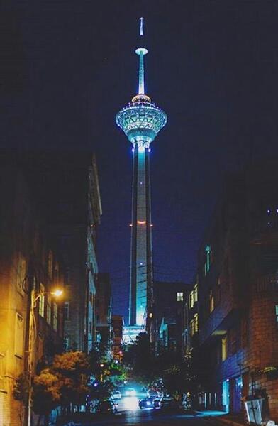 عکس برج میلاد تهران در روز