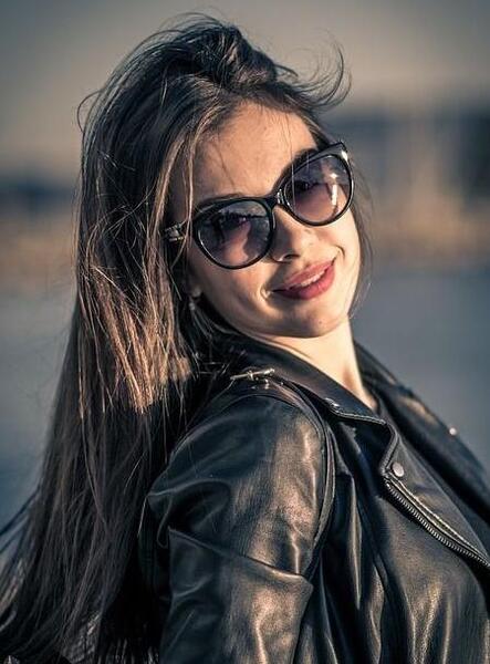 چادری عکس دختر باحجاب با عینک دودی