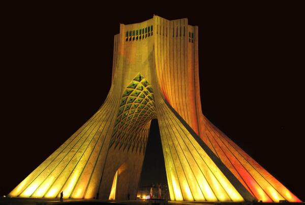 عکس بک گراند آزادی
