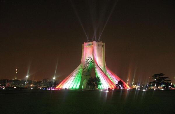 عکس بک گراند آزادی