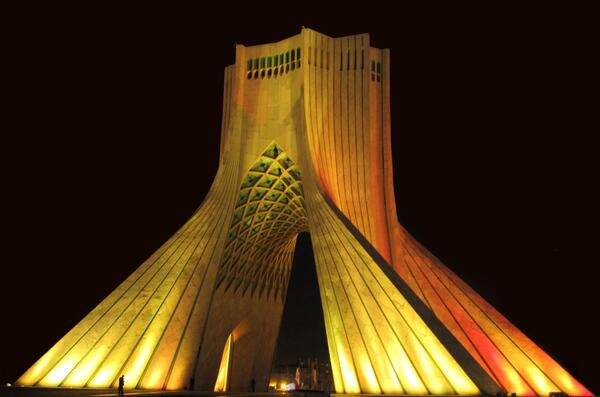 عکس بک گراند آزادی