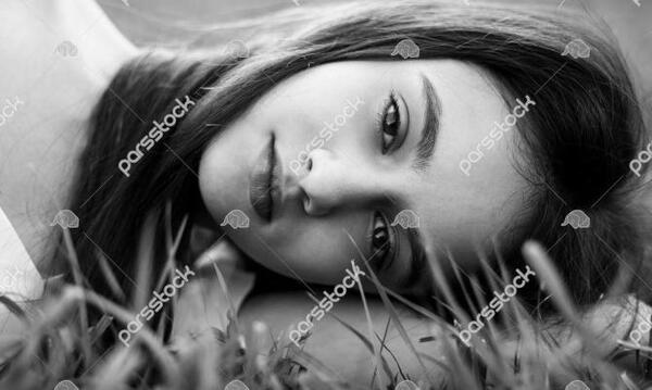 عکس سیاه سفید زن زیبا