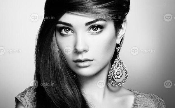 عکس سیاه سفید زن زیبا