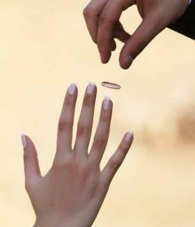 عکس حلقه نامزدی توی دست