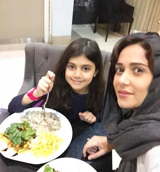 عکسهای خانوادگی پریناز ایزدیار