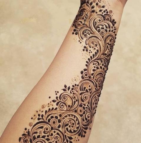 عکس حنا روی دست خیلی ساده