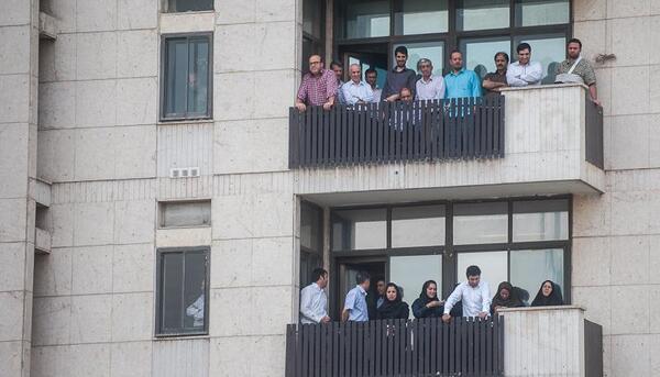 عکس خودکشی در مترو