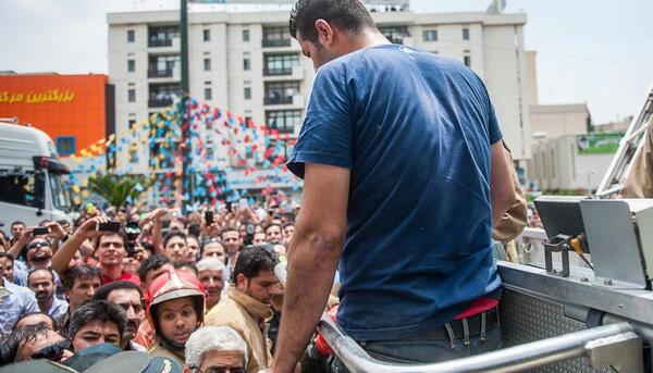 عکس خودکشی در مترو