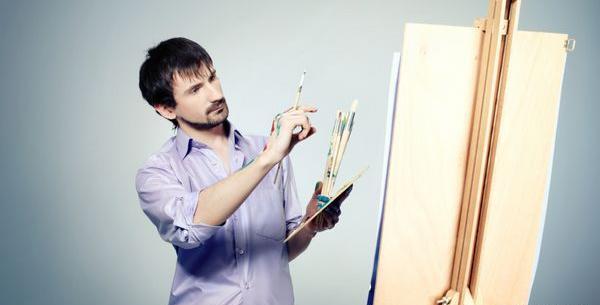 عکس در حال نقاشی