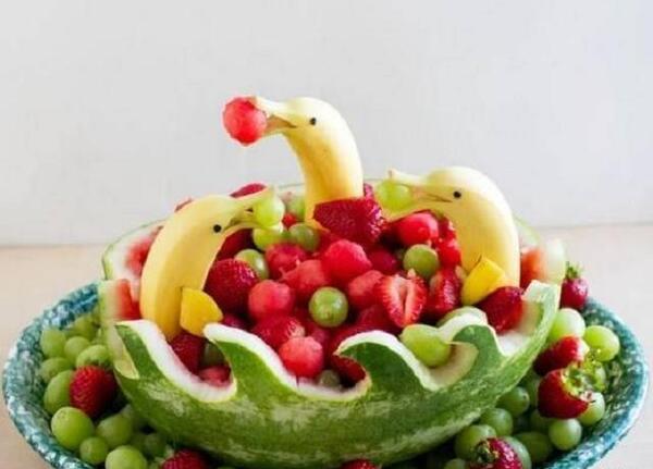 عکس ایده تزیین سبد میوه شب یلدا