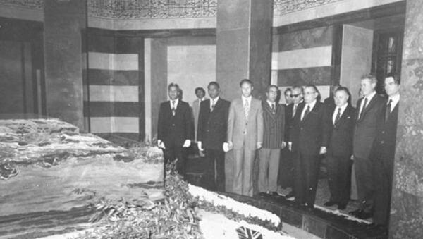 عکس قبر شاه ایران