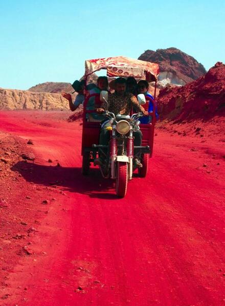 ژست عکس هرمز