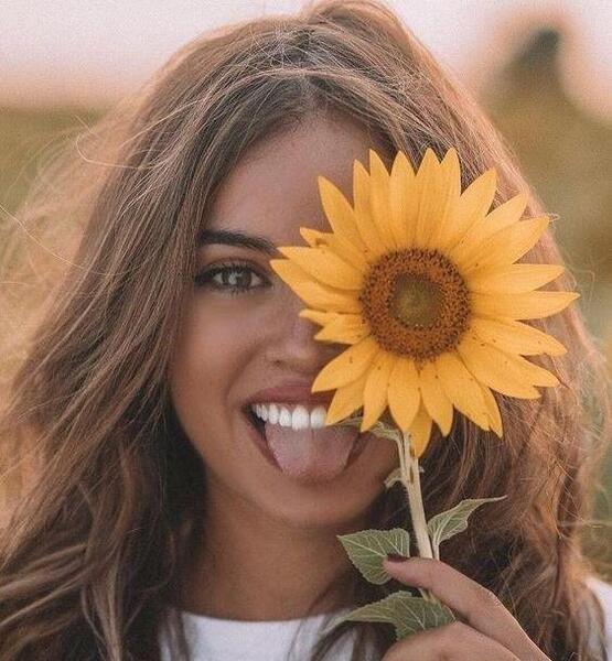 ژست عکس سلفی با گل