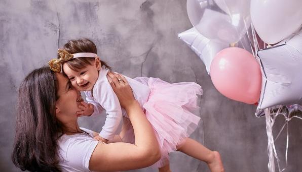 ژست عکس تولد کودک در خانه