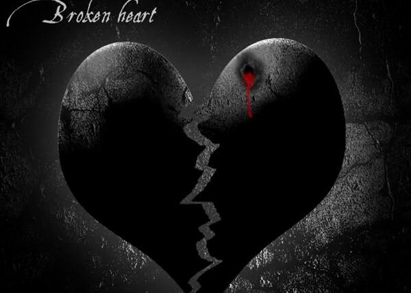 عکس قلب شکسته شده