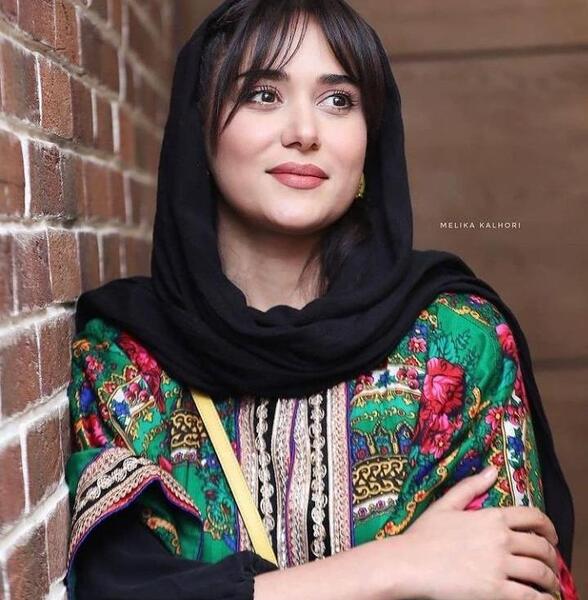 عکس بچگی پریناز ایزدیار