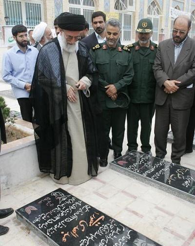 عکس حاج قاسم سلیمانی و امام خامنه ای
