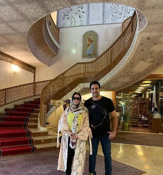 عکس پوریا پورسرخ با مادرش