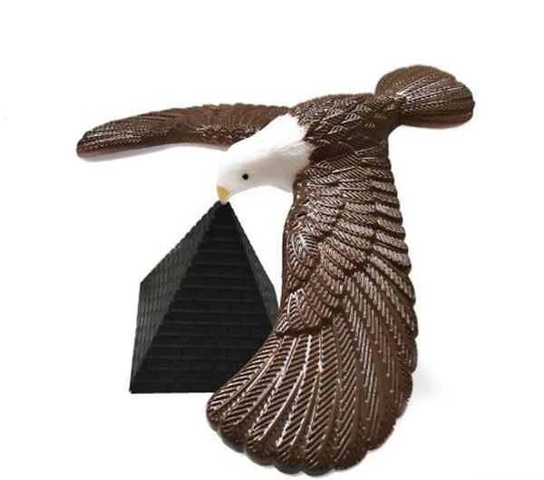 عکس عقاب تعادلی