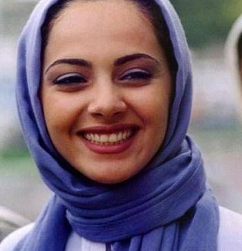 عکسهای بی حجاب چکامه چمن ماه
