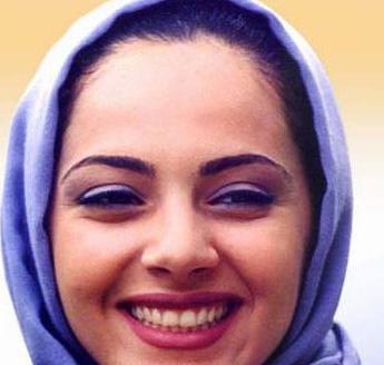 عکسهای بی حجاب چکامه چمن ماه