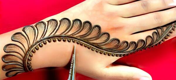 عکس های طرح حنا روی دست