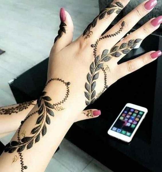 عکس های طرح حنا روی دست