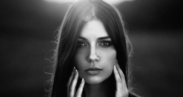 عکس سیاه سفید چهره با کیفیت بالا