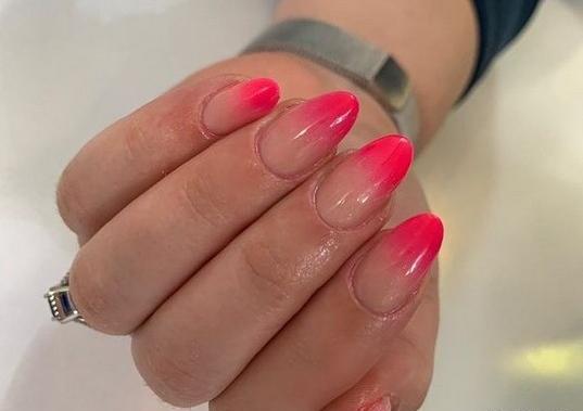 عکس کاشت ناخن تیز کوتاه
