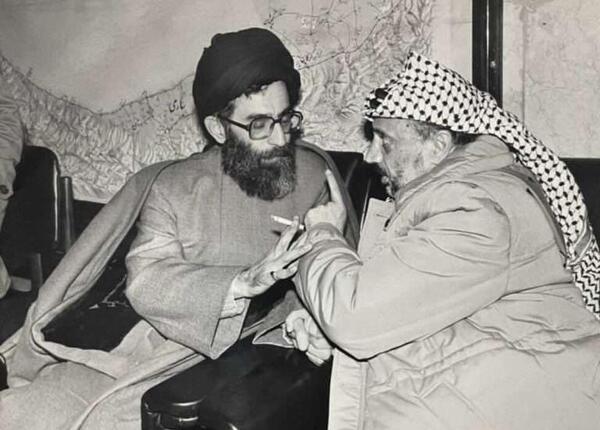 عکس آیت الله خامنه ای و آیت الله خمینی