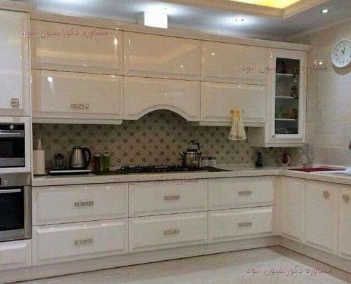 عکس دکوراسیون آشپزخانه با کابینت سفید