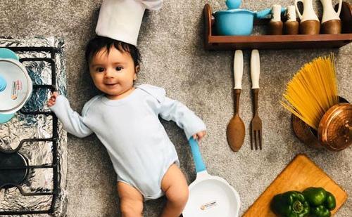 عکس از ظرف غذای کودک