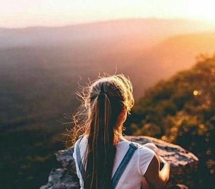 عکس زن زیبا طبیعی