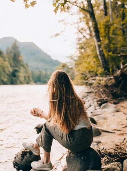 عکس زن زیبا طبیعی