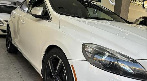 عکس ماشین ولوو v40 r دیزاین پلاس