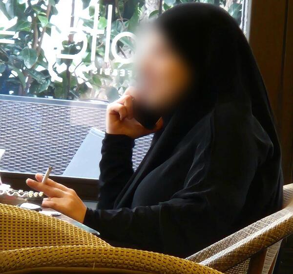 عکس زن سیگاری