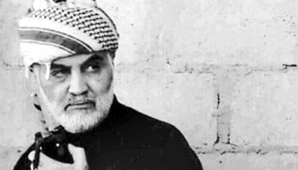 عکس حاج قاسم سلیمانی در حال جنگ