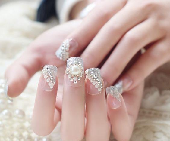 عکس مدل طراحی ناخن با فرنچ