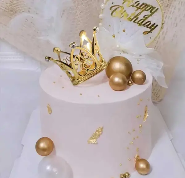 عکس کیک تولد دخترانه تاج