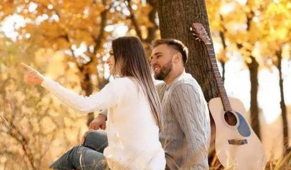 عکس ژست عکاسی پاییزی عاشقانه