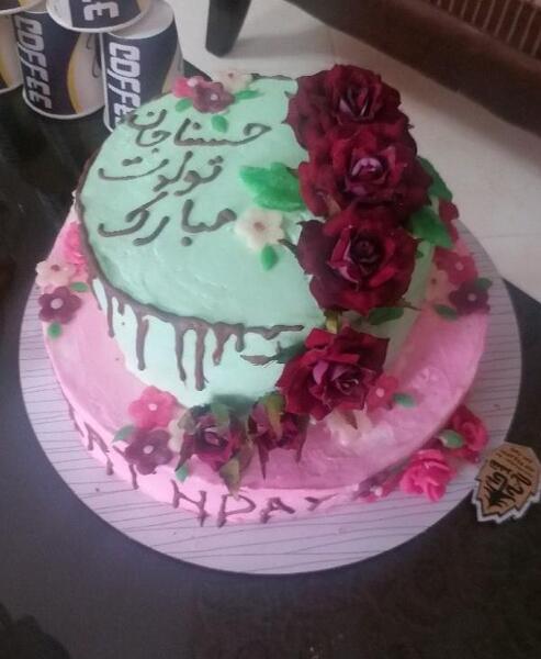 عکس یسنا روی کیک تولد