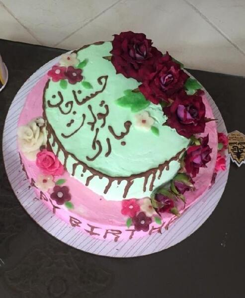 عکس یسنا روی کیک تولد
