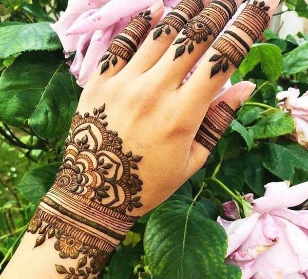 عکس حنا روی دست بچه گانه