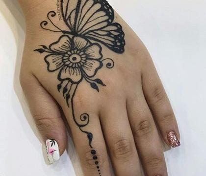 عکس حنا روی دست بچه گانه