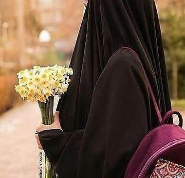عکس دختر با حجاب چادری از پشت سر