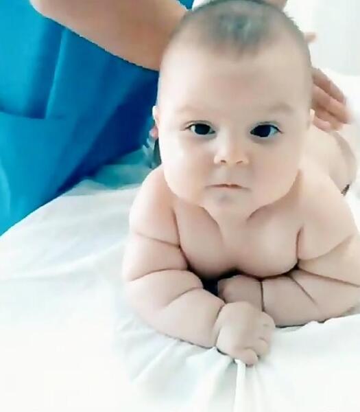 عکس پسر بچه نوزاد تپل