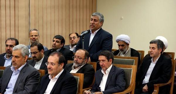 عکس حضور رهبر انقلاب در مسجد جمكران