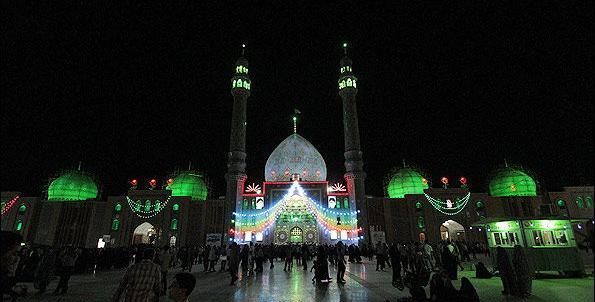 عکس حضور رهبر انقلاب در مسجد جمكران