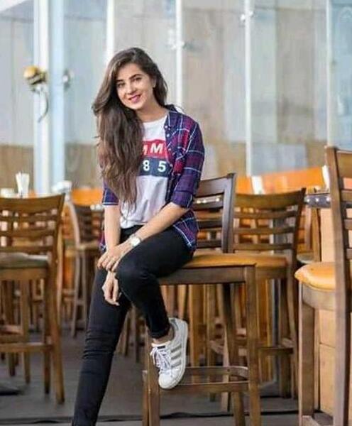 ژست عکس دخترانه شاخ